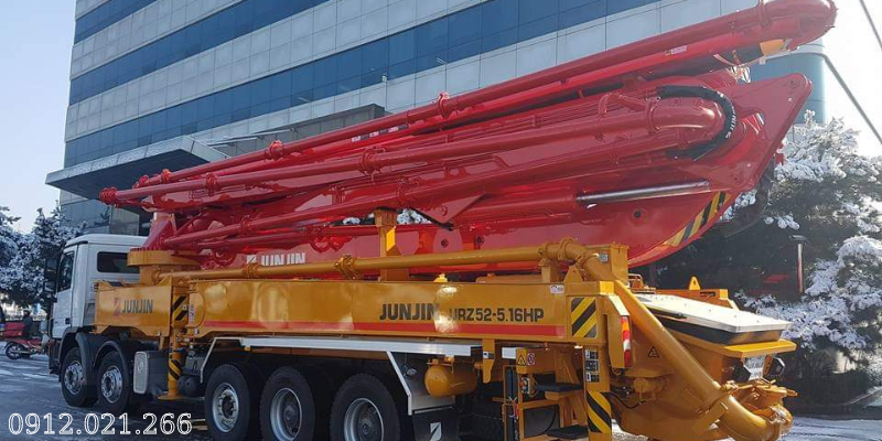Tất tần tật các ưu điểm vượt trội của xe bơm cần bê tông 52m chiều cao vươn tối đa 52m
