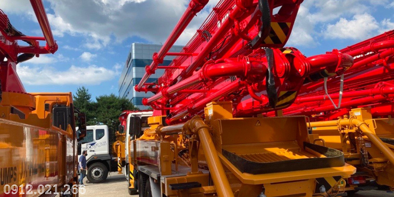 Xe bơm cần bê tông 48m đảm bảo vệ sinh môi trường